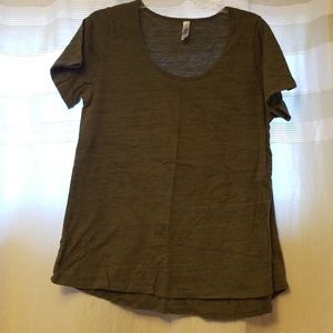 Lularoe classic tee